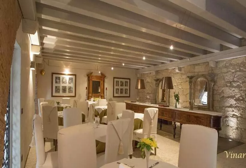 Delser Verona Manor House