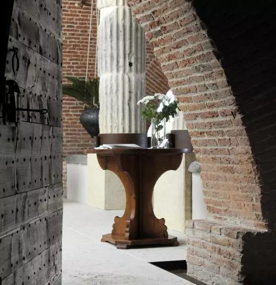 Delser Verona Manor House