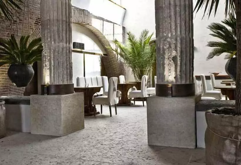 Delser Verona Manor House