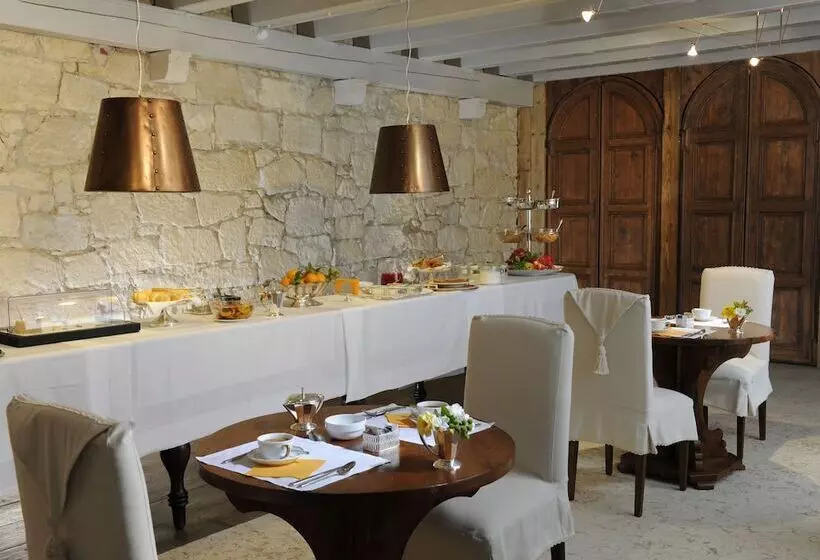 Delser Verona Manor House