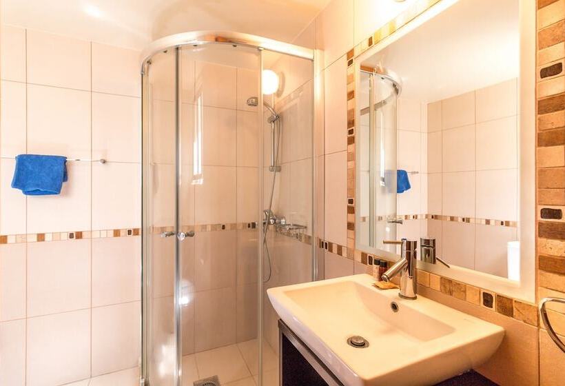 Hill View Hotel Apartments