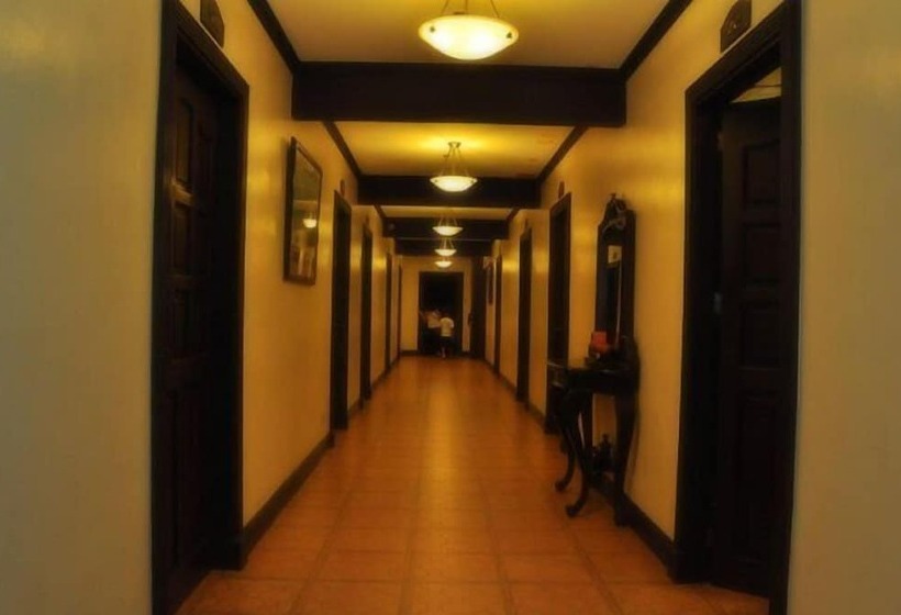 Hotelli Ace Penzionne