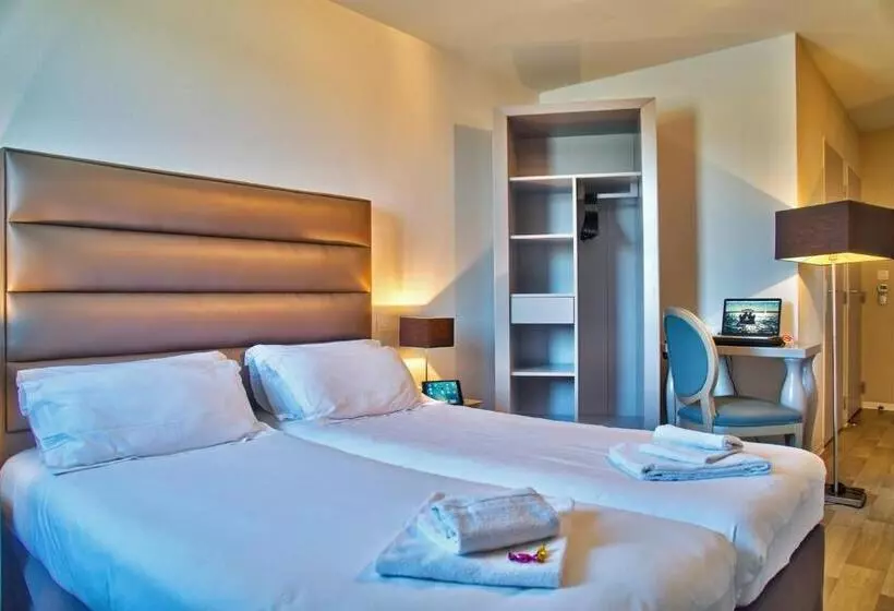 Adonis Hotel Bayonne