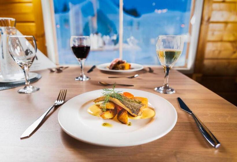 Arctic Snowhotel & Glass Igloos