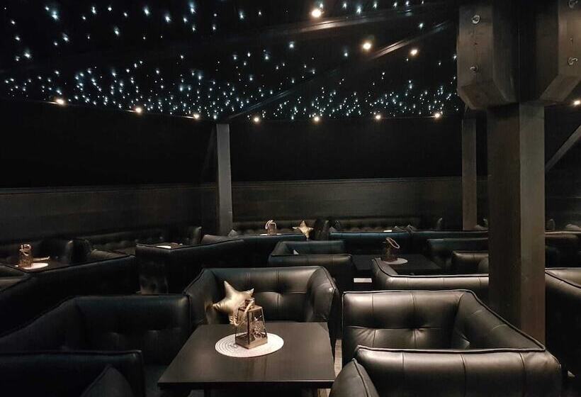 Arctic Snowhotel & Glass Igloos