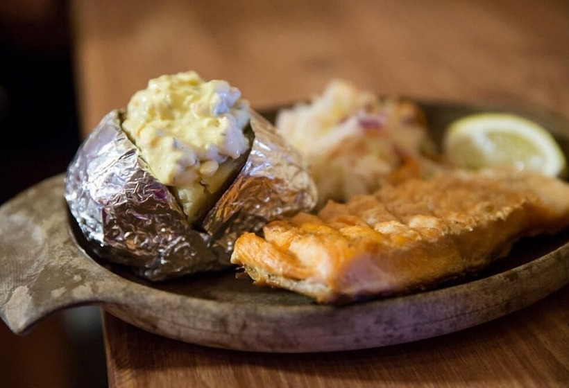 Arctic Snowhotel & Glass Igloos