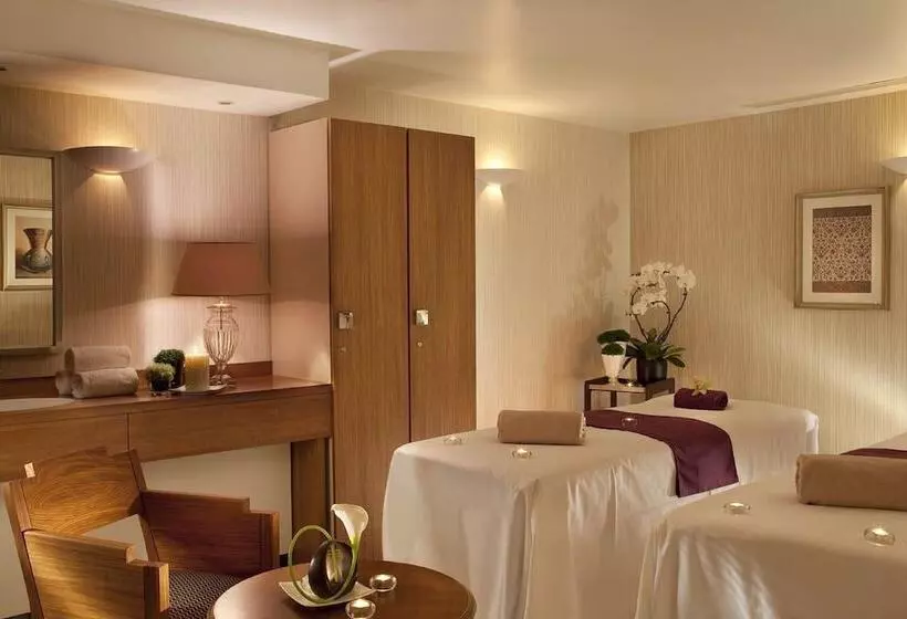 هتل Auberge Du Jeu De Paume