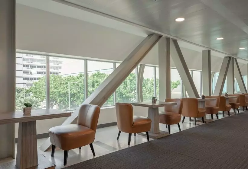 Centara Life Government Complex Hotel & Convention Centre Chaeng Watthana