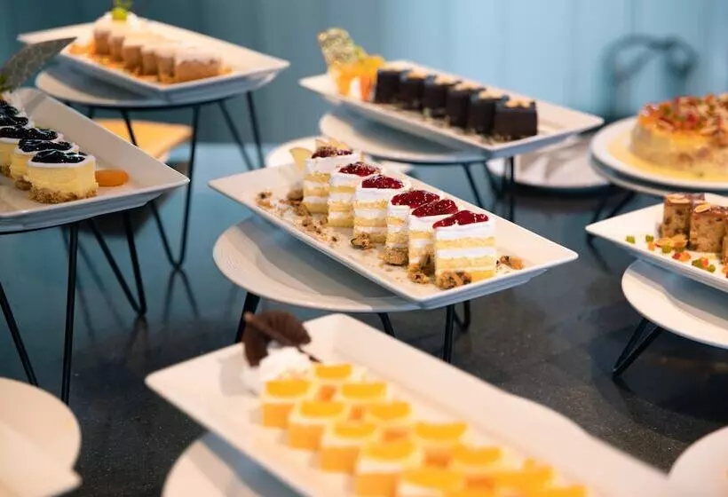 Centara Life Government Complex Hotel & Convention Centre Chaeng Watthana