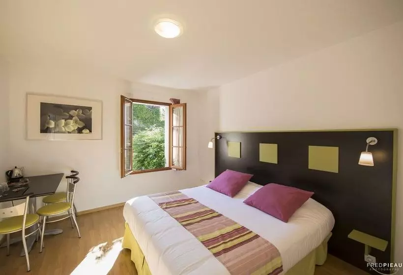 هتل Le Château De Beaussais