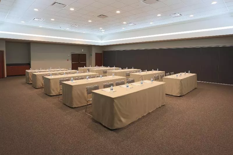 فندق City Express By Marriott Salina Cruz