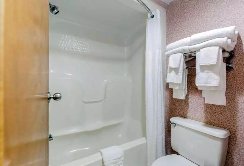 Отель Quality Inn Easton