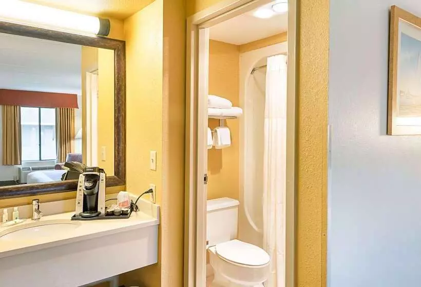 Отель Quality Inn Easton