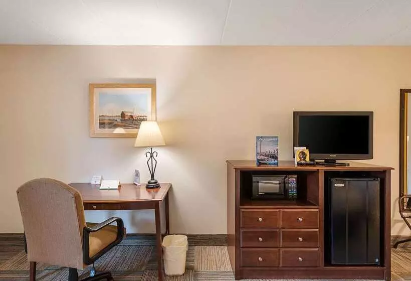 Отель Quality Inn Easton