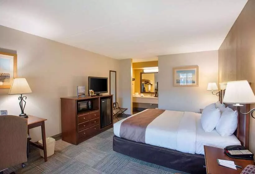 Отель Quality Inn Easton
