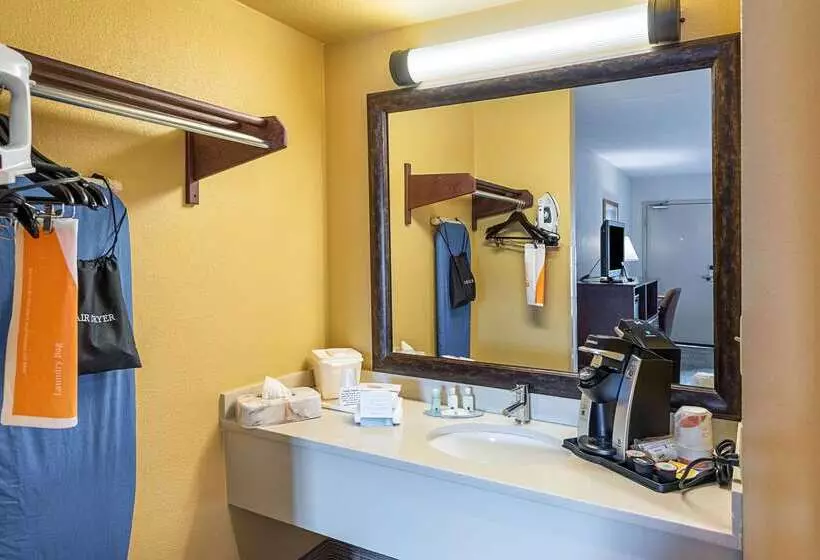 Отель Quality Inn Easton