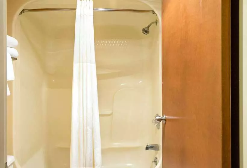 Отель Quality Inn Easton