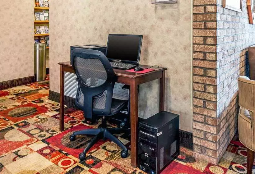 Отель Quality Inn Easton