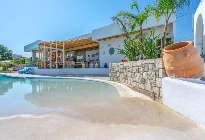 Hotel Kouros Home & Suites