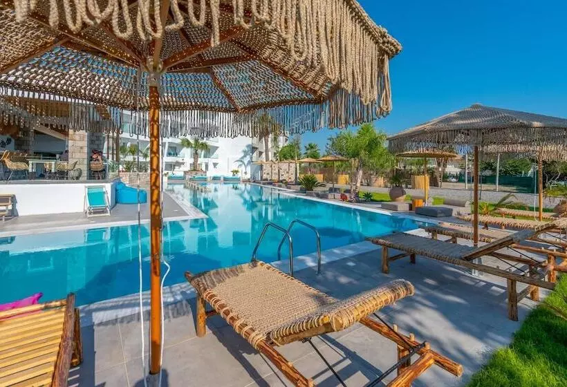 Hotel Kouros Home & Suites