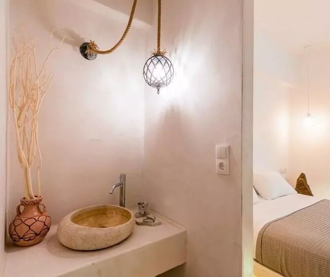 Hotel Kouros Home & Suites