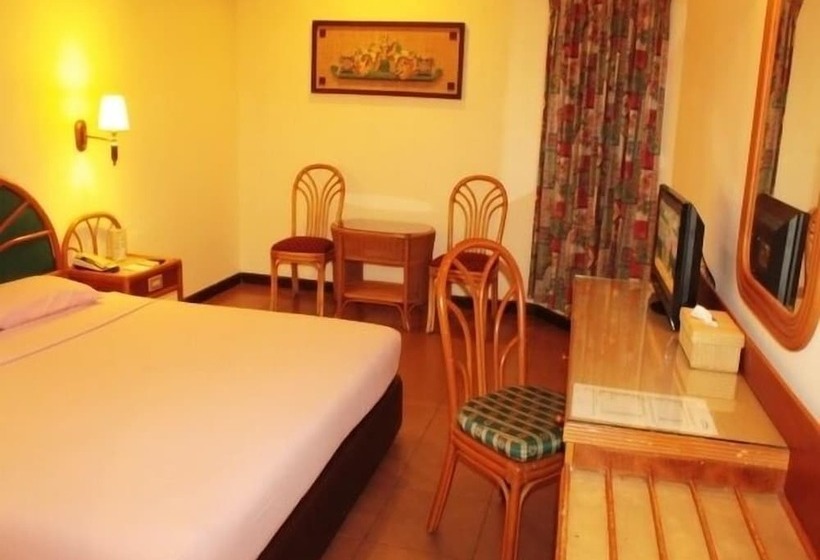 ホテル Losari Beach Inn