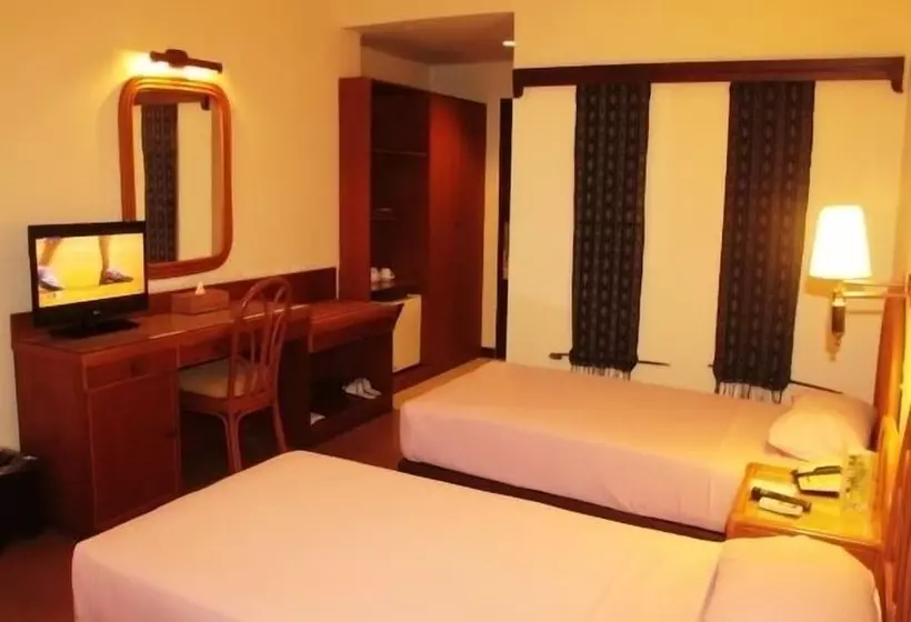 酒店 Losari Beach Inn