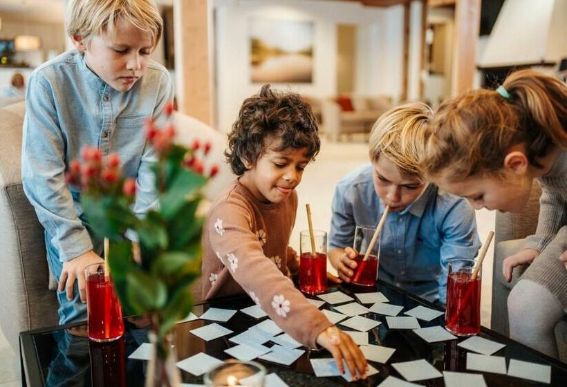 בית מלון כפרי Bergresort Gerlitzen By Alps Resorts