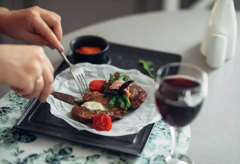 Nota Bene Hotel & Restaurant