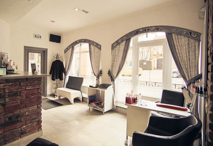 Nota Bene Hotel & Restaurant