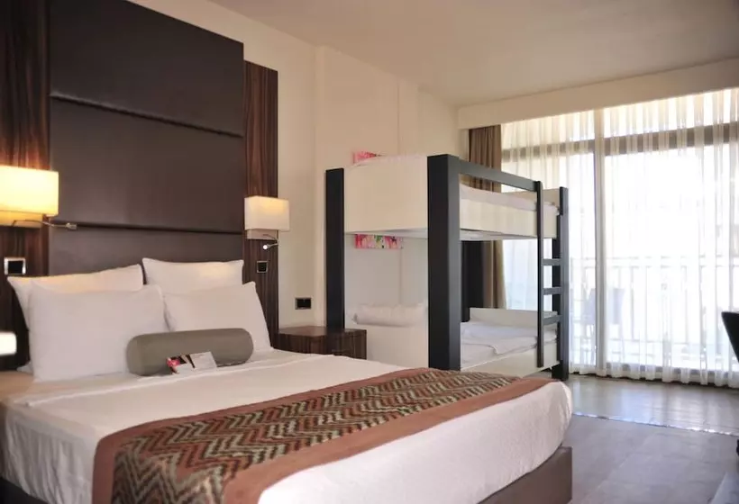 Hotel Ramada Resort By Wyndham Akbuk All Inclusive