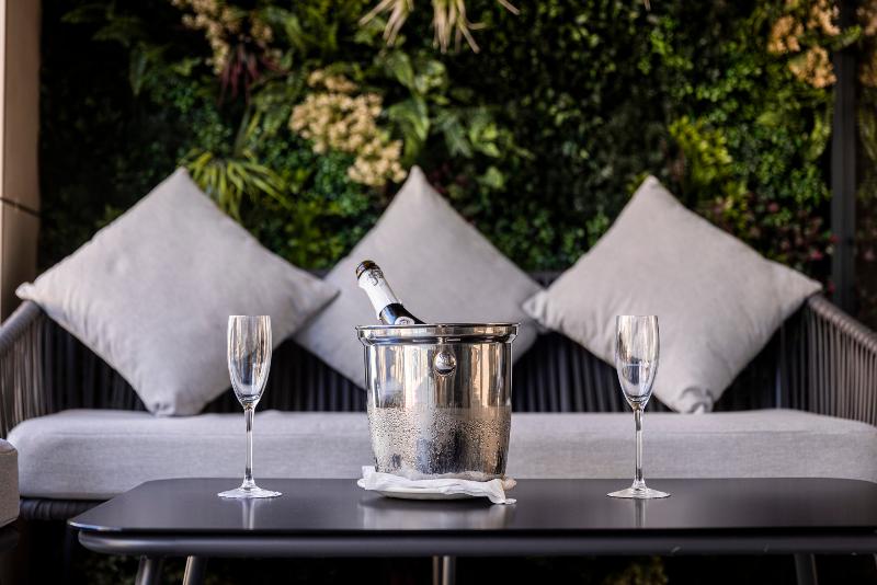 בית מלון כפרי Empire Studios Apartments