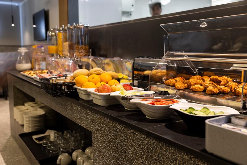 בית מלון כפרי Empire Studios Apartments