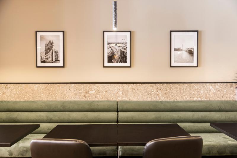 בית מלון כפרי Empire Studios Apartments