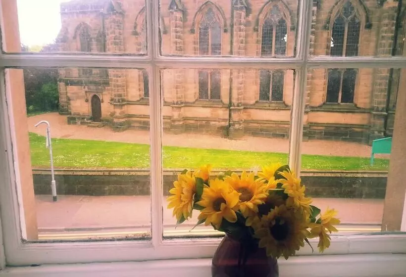 Отель The Bank House