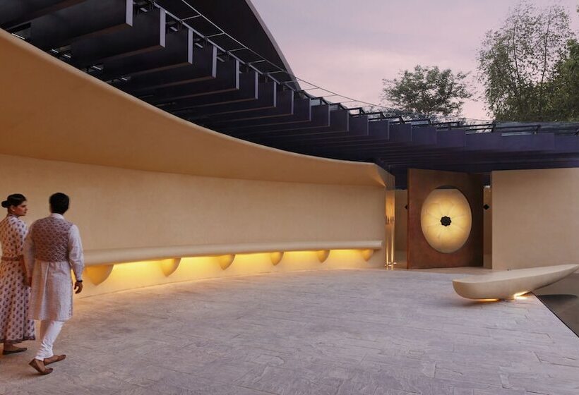 فندق The Roseate