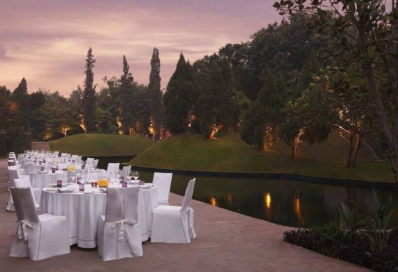 فندق The Roseate