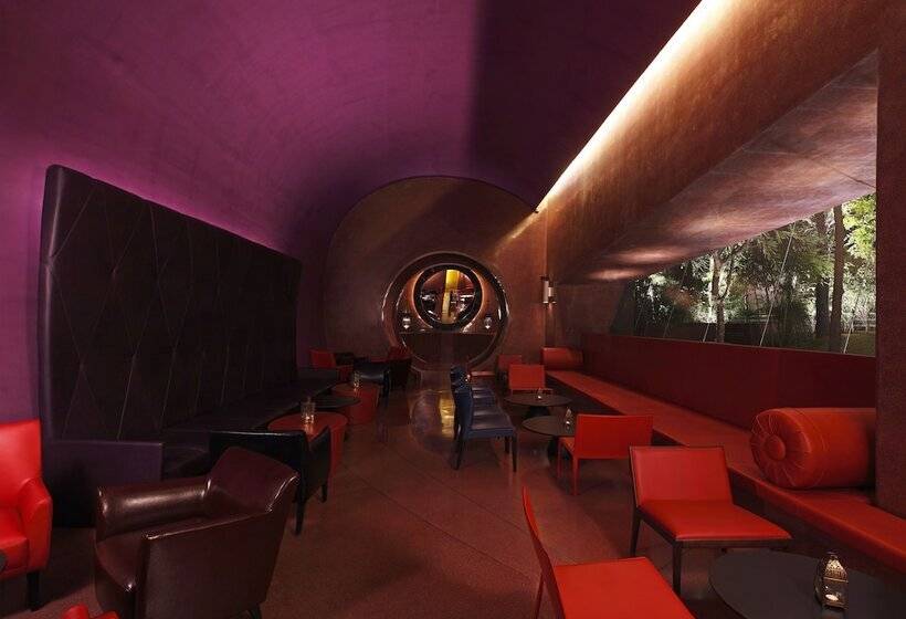 فندق The Roseate