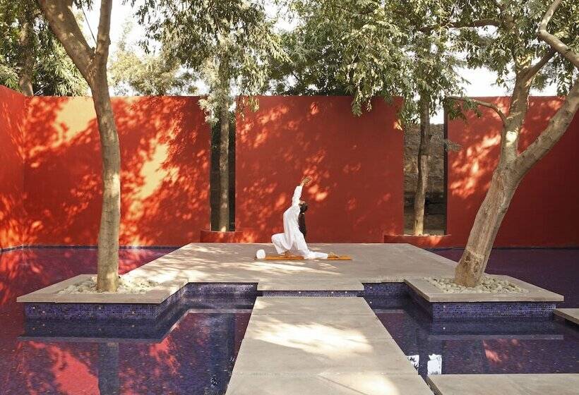 فندق The Roseate