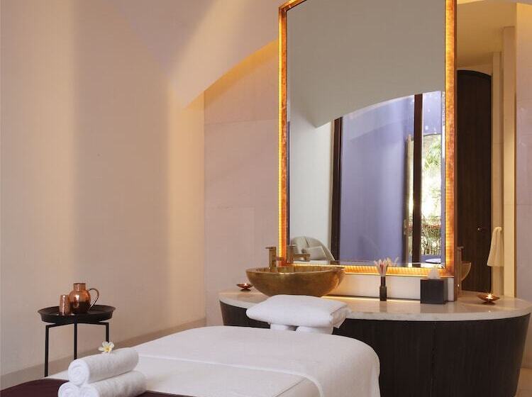 فندق The Roseate