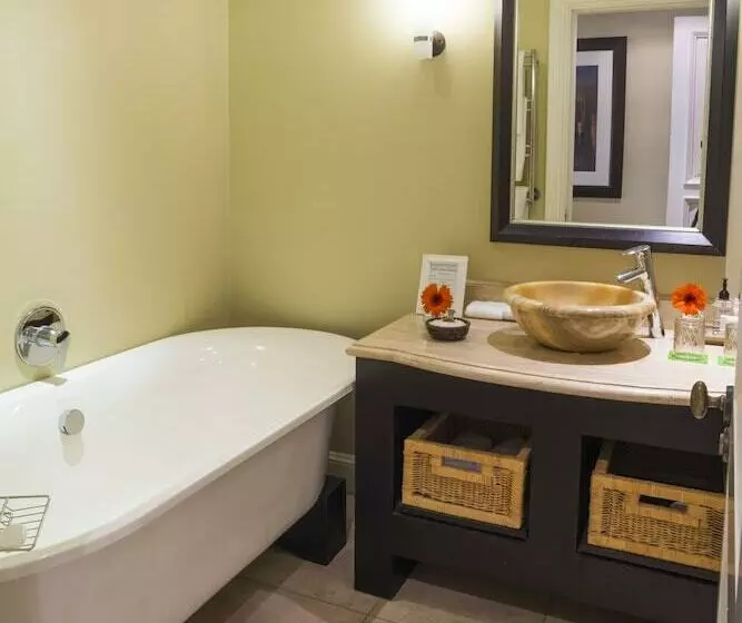 Auberge Hollandaise Guest House By Misty Blue Hotels