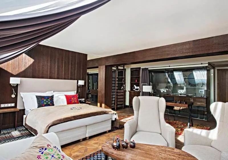 Hotel Bristol Tradition And Luxury