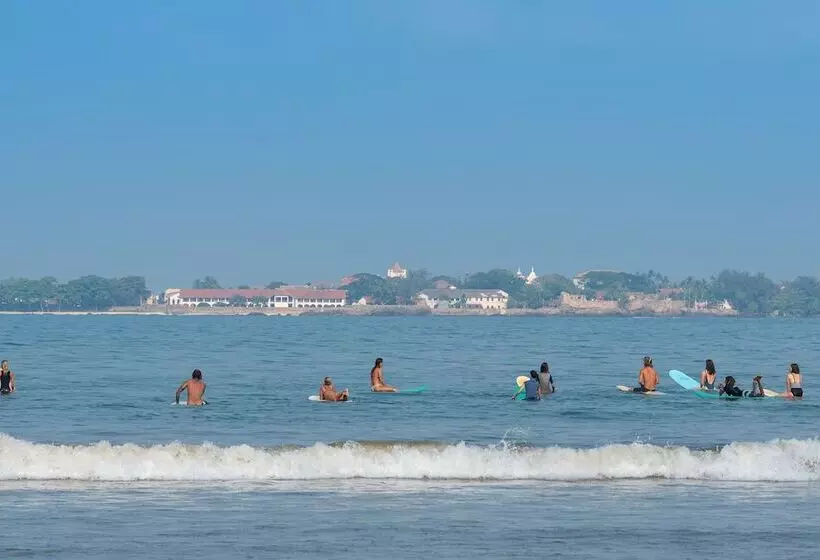Отель Cocobay Unawatuna