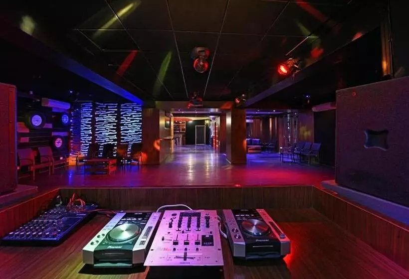 ホテル Turban Valley View Resort And Spa, Udaipur