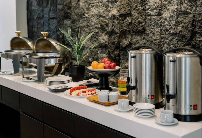 Everyday Hotel Kuta Central