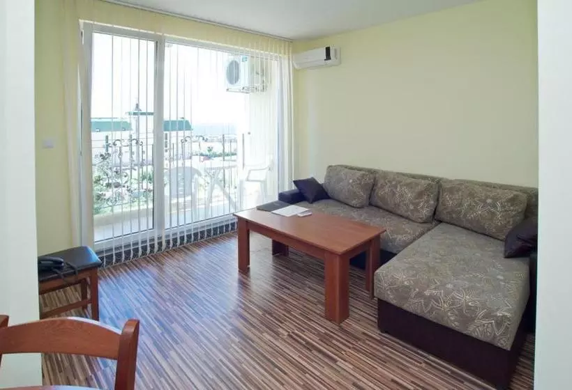 هتل Golden Eye Residence