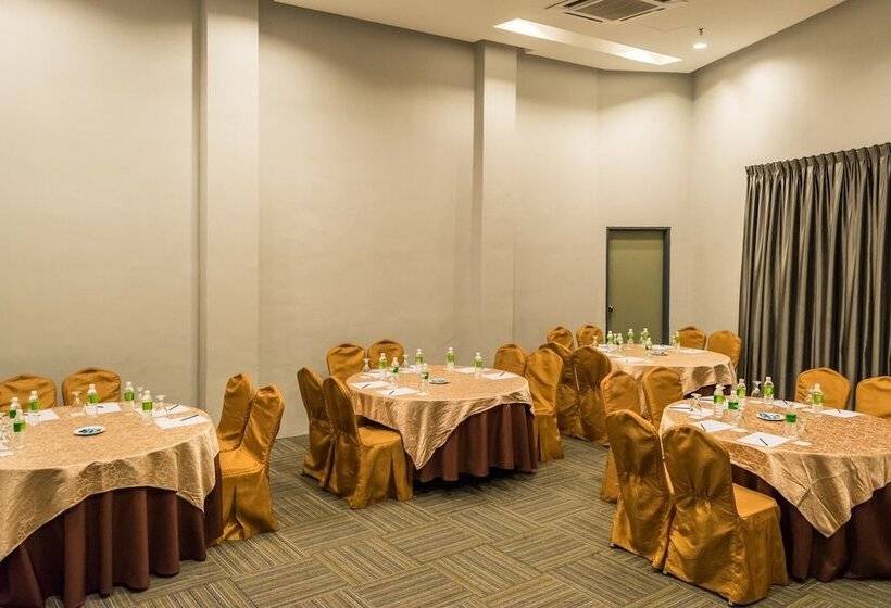 בית מלון כפרי Mh Sentral Sungai Siput