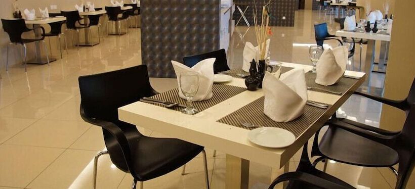 בית מלון כפרי Mh Sentral Sungai Siput