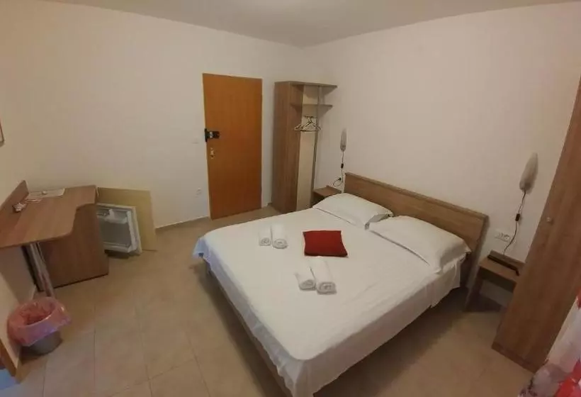 בית מלון כפרי Pansion Karoca