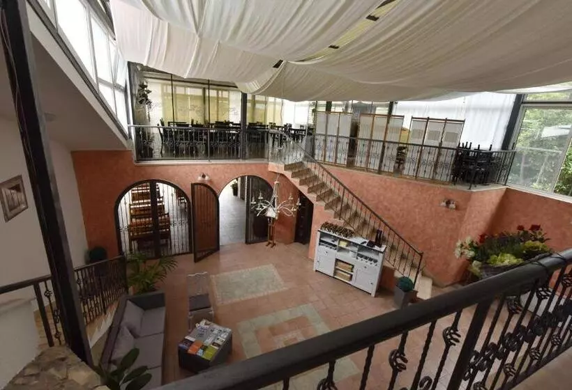 בית מלון כפרי Pansion Karoca